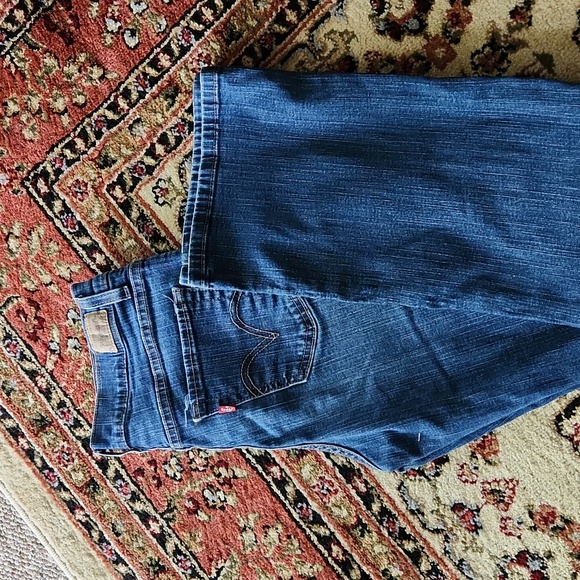 LEVI'S jeans Size 6 Perfect Slimming Levis - Picture 2 of 3